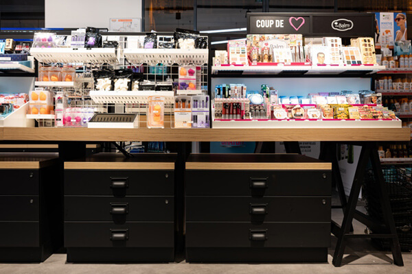 cosmetic shop cabinet