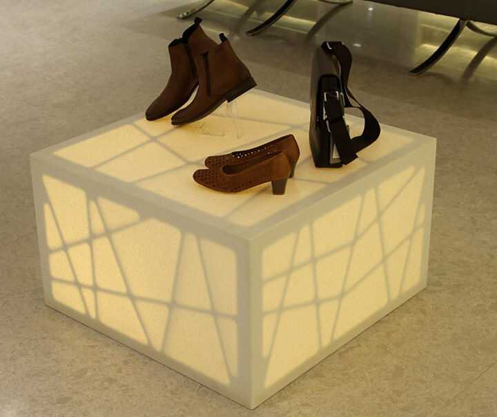 shoes display table