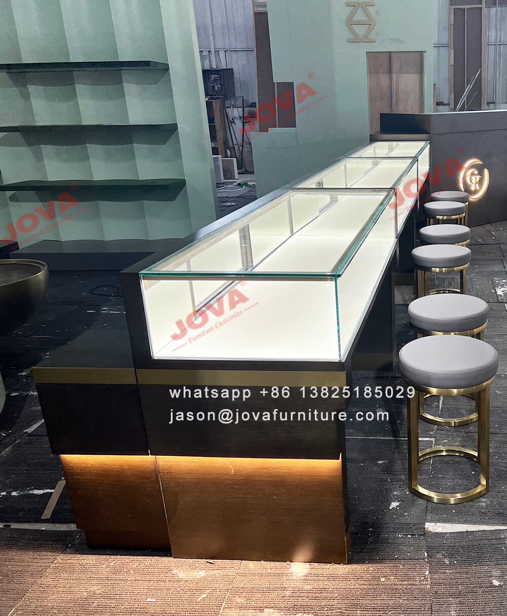 طاولة عرض المجوهرات المخصصة والكراسي