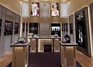 jewelry store displays