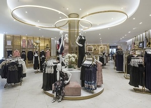 decorating ideas for clothing boutique