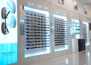 مكبرة عرض رفوف النظارات البصرية تصميم متجر