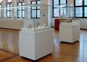 museum pedestal display cases