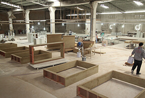 ورشة خشبية لمصنعي أثاث جوفا
        